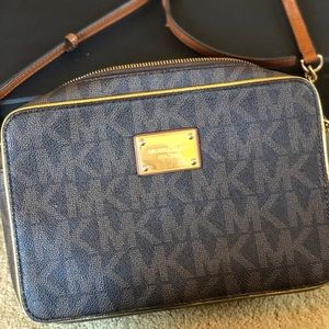 Michael Kors Jet Set Large East West Cross-body